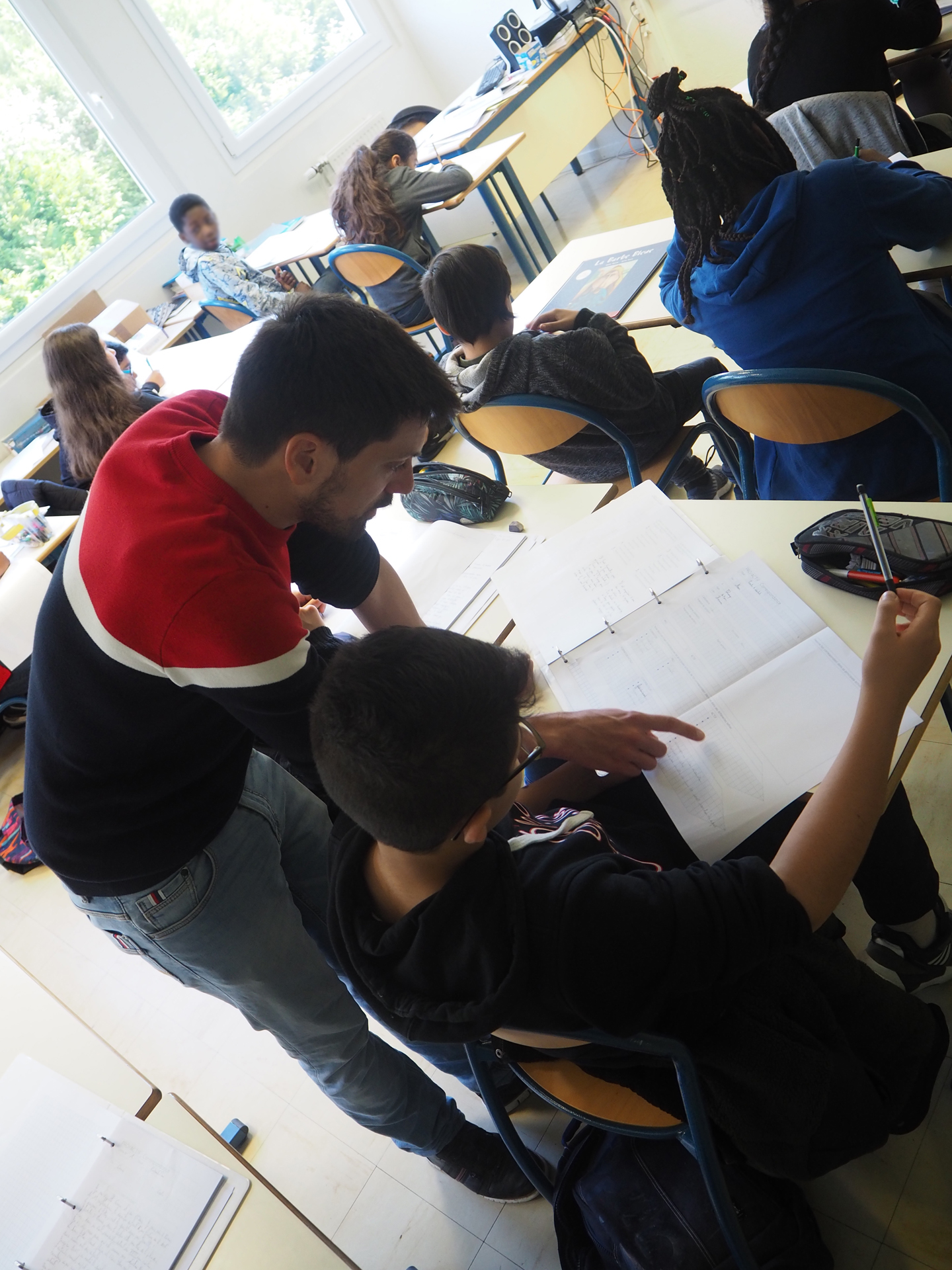 Atelier avec les 6e lors de la résidence d'artiste PRO/ACTIF de Thomas Tudoux au collège Les Chalais (Rennes)